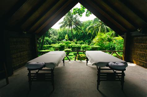 Le Massage Balinais Pijat Bali Une Aventure Partagée Dans La Détente Balinaise Salon Du Spa