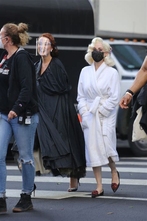 .surrounding the apparent budding romance between harry styles and olivia wilde died down, we admitted: Dita Von Teese Style, Clothes, Outfits and Fashion ...