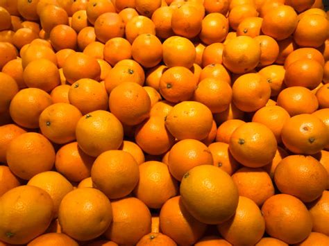 Pile Of Oranges Stock Photos Pictures And Royalty Free Images Istock