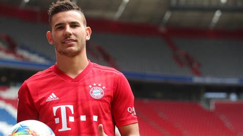 Official fc bayern news news that's automatically retrieved from the official fc bayern munich website. FC Bayern: Lucas Hernández stellt sich auf Deutsch vor ...