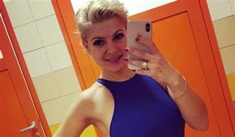 Magda Narożna prawie nago w CKM Najbardziej odważna sesja wokalistki Pięknych i Młodych Zobacz