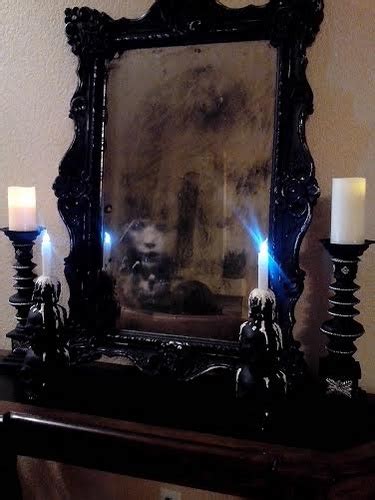 the top 5 creepy haunted mirrors that have ever existed