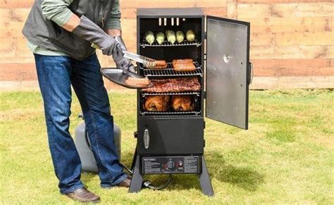 Few homes are designed with any sensory detection for gas leaks despite the dependency our home appliances have on natural gas. 7 Best Propane Smokers - Reviews & Buying Guide | HomeGearX