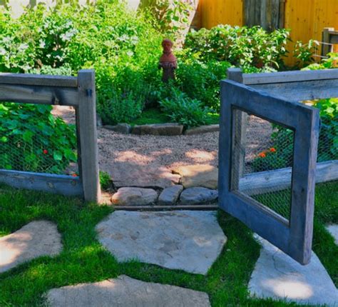 It will definitely keep the critters out of the garden and it's really easy to make. 27 Cheap DIY Fence Ideas for Your Garden, Privacy, or ...