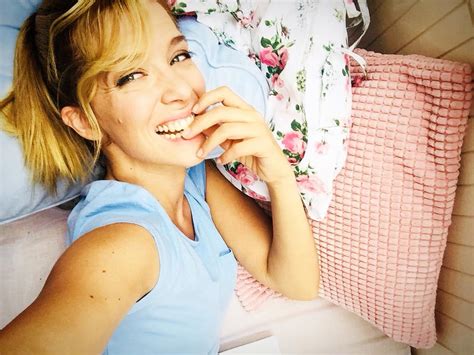 She is the daughter of hypo niederösterreich's coach, ferenc kovács, who relocated to austria. Mellbimbót villant a Korhatáros szerelemben Kovács ...