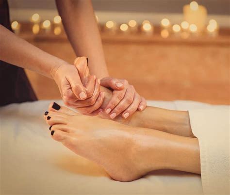 How To Give A Foot Massage Easy Steps To Pamper Your Feet