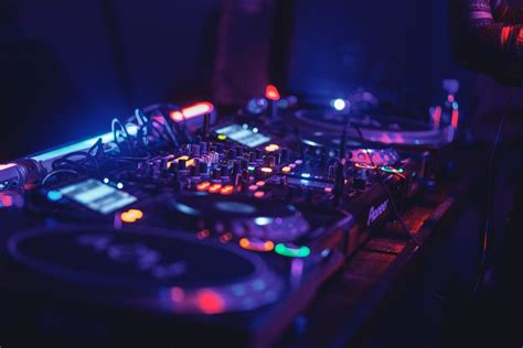 What Is Techno Music The Ultimate Guide To Techno Music