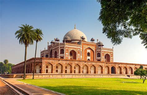 top 10 best historical places in delhi must visit for everyone the travel vibes