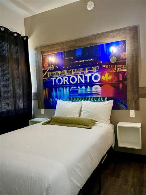 Cheap Hotels In Toronto Canada Price From 43 Reviews Planet Of