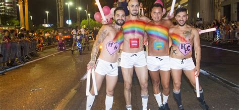 Las Vegas Gay Pride 2020 Dont Miss The Night Parade Its Lots Of Fun