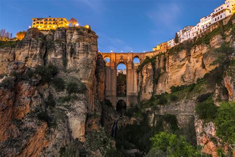 Breathtaking Photos Of Cities On The Edge Of Cliffs Readers Digest