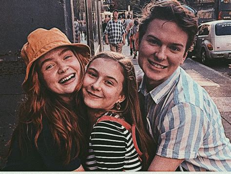 sadie sink im in love stranger things fear it cast couple photos street couples scenes