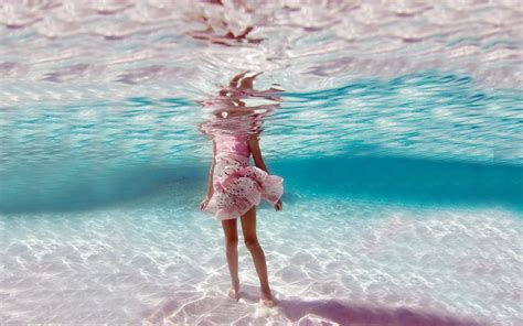 Beautiful Girl Under Sea Wallpaper 수중 사진 패션 사진 사진