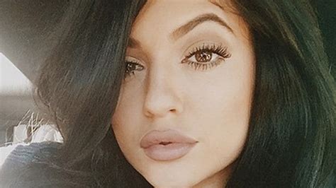 Kylie Jenners Hair Keeps Getting Bigger See New Look