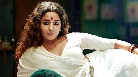 Gangubai Kathiawadi First Reviews Out Alia Bhatt Starrer Hailed For
