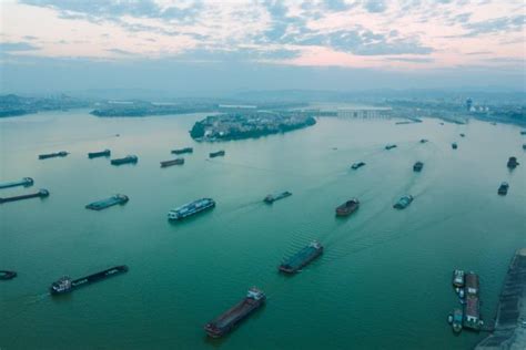 Chinese Ports Post Strong Growth Cn