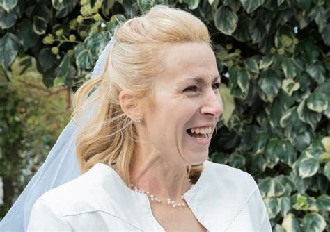 20 Stunning Wedding Hairstyles For Brides Over 50 Hairstylecamp