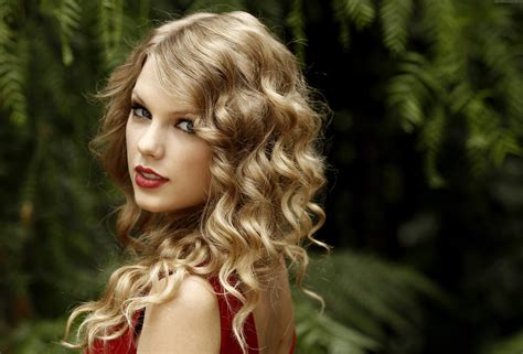 Hair Actress Red Lips Music Songwriter Taylor Swift Taylor Alison