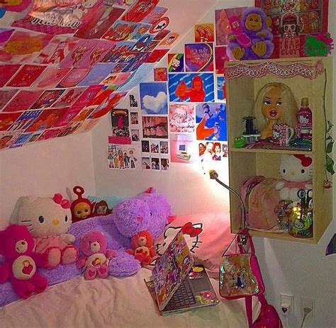 ˒ 𝐯𝐡𝐬𝐦𝐢𝐞𝐥 𖠌 in 2020 | Indie room decor, Retro room, Indie room Kae(@kaelimaee) has created a short video on tiktok with music renee.