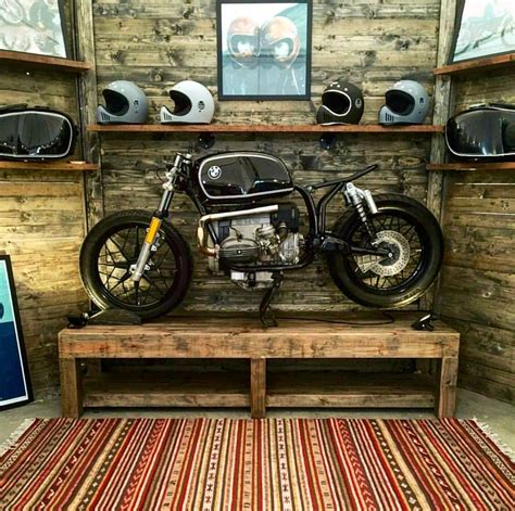 Remarkable Motorcycle Garage Interior Design