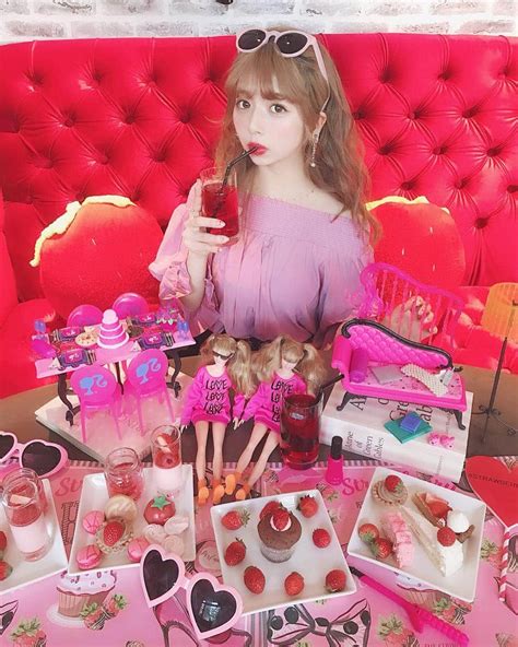 エリンコさんのインスタグラム写真 エリンコinstagram 「🍓🍰👗🕶💗 stringsomotesandoh でbarbieコラボの スイーツビュッフェやってるよぉー🍰💕 大