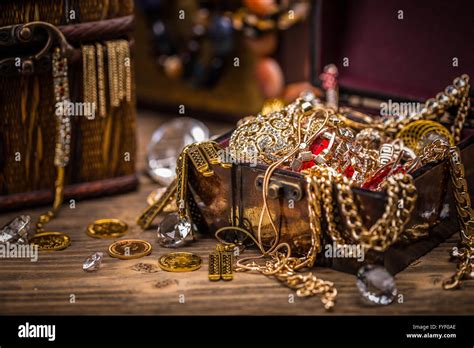 Pirate Treasure Chest Full Of Jewellery Stock Photo Alamy