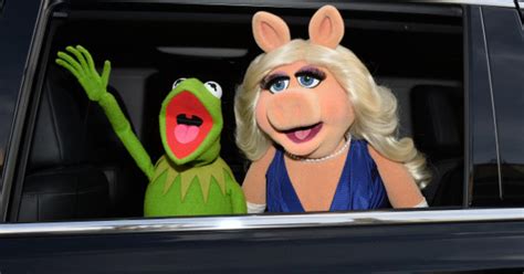 Kermit The Frog Miss Piggy Announce Blockbuster Break Up Cbs Miami