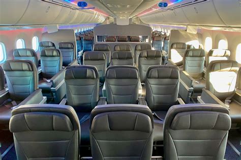 First Look Americans New And Improved 787 8 Dreamliner