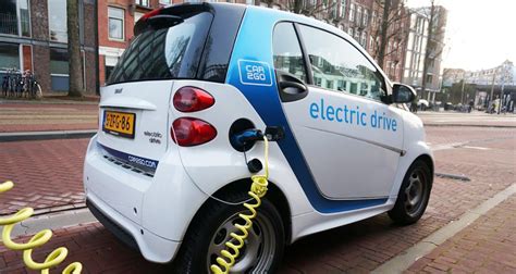 Visit any bluesg charge point across singapore and follow the easy steps below if you notice a problem before driving away, inform the call centre by pushing the blue button in the car. LTA Announces Island-Wide Electric Car-Sharing Programme ...