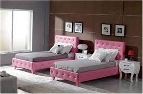 Check spelling or type a new query. How To Arrange A Small Bedroom With A Twin Bed: 5 Steps ...