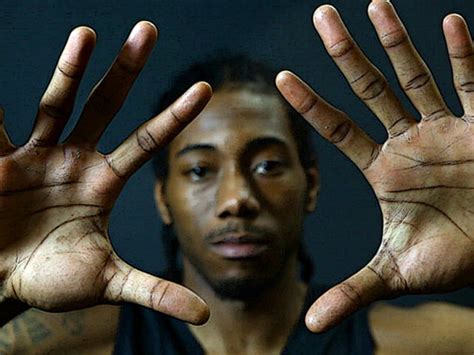 Click the link to watch the video of nba players shoe sizes and hands size. Kawhi "manos grandes" Leonard, clave en victoria de los ...