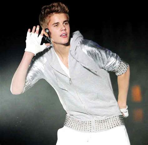 Justin Bieber Threatens Legal Action Over Nude Photos