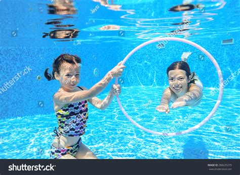 Happy Children Swim Pool Underwater Girls 스톡 사진 288225275 Shutterstock