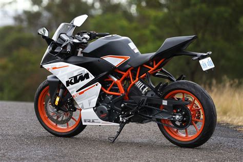 Check mileage, color, specifications & features. KTM RC 390 FREE Pictures on GreePX