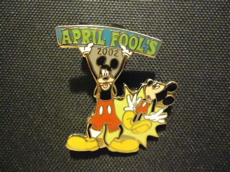 Disney 12 Months Of Magic April Fools Day 2002 Goofy Dressed As Mickey