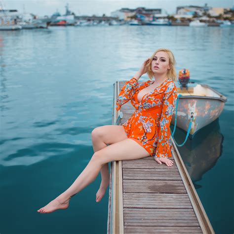 Wallpaper Kayla Erin Model Blonde Dress Dock Boat Sea Cleavage Barefoot Tattoo Inked