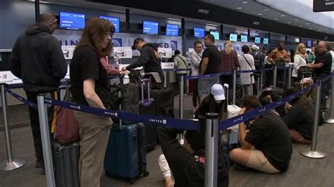 Travelers Spend Days At Sfo Lose Luggage Amid Mass United Airlines Delays And Cancellations