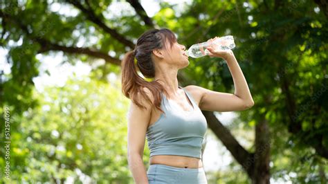 Fitness Woman Drinking Water Young Thirsty Woman Drinking Water From A