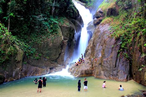 The programmes consist of grassroots initiatives to give back to surrounding communities and strengthen our ties with local communities, residential. Water Fall _1@ Sg Chilling | Sungai Chilling Water Fal ...