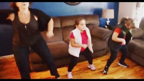 mommy and daughters dance to watch me whip nae nae youtube
