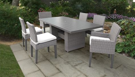 Monterey Rectangular Outdoor Patio Dining Table With 4 Armless Chairs