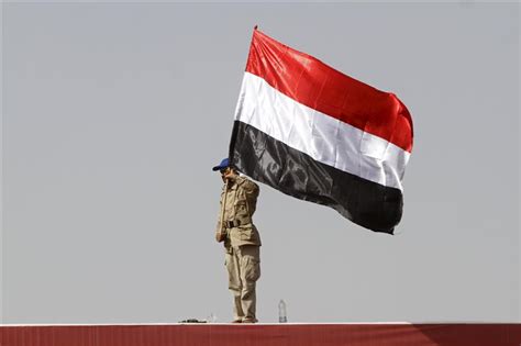 عاصم محمد رزق الأقتباس هو النقل. صور علم اليمن , ارفع راسك يا يمنى فانت تاج للجبين - نايس