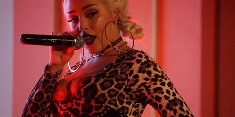 Unapologetically Herself Doja Cat Takes Foellinger Up On
