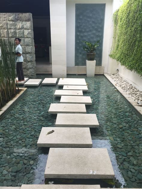 Bali Entrance Water Features In The Garden Modern Beach House Modern Landscaping