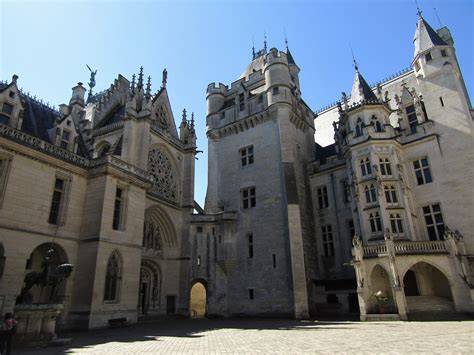 The Spectacular Castle Of Pierrefonds Castle Beautiful Places To