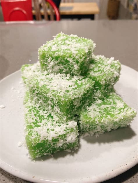 Ikan tenggiri tauchu kuih kaswi garang asem. How to Make Steamed Pandan Cake (Kuih Kaswi) - Delishably ...