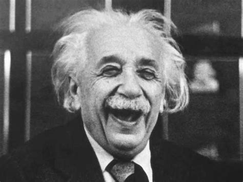 Einstein Laughing Hevria