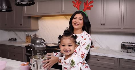 Stormi Kylie Jenner S Daughter Stormi Webster Sings Rise Shine In New Clip Sheknows Ani Mae Wall