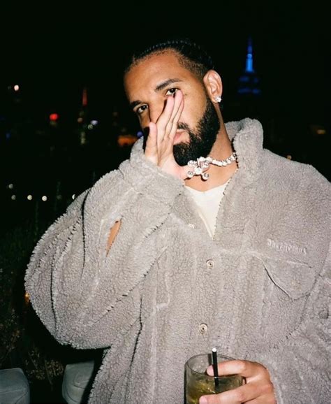 Drake Fashion Fashion Outfits Drake Rapper Drake Photos Drake Wallpapers Drake Drizzy