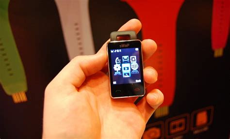 Swap Nova The Worlds Smallest Mobile Phone Cool Gadgets